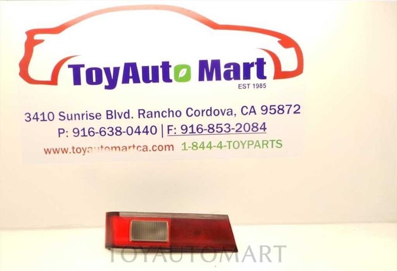 97-99 TOYOTA CAMRY DRIVER SIDE LEFT REAR TAIL LIGHT