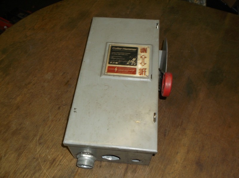 Cutler Hammer 30-11587-5 Heavy Duty safety Switch 60A 600V DH362UGK