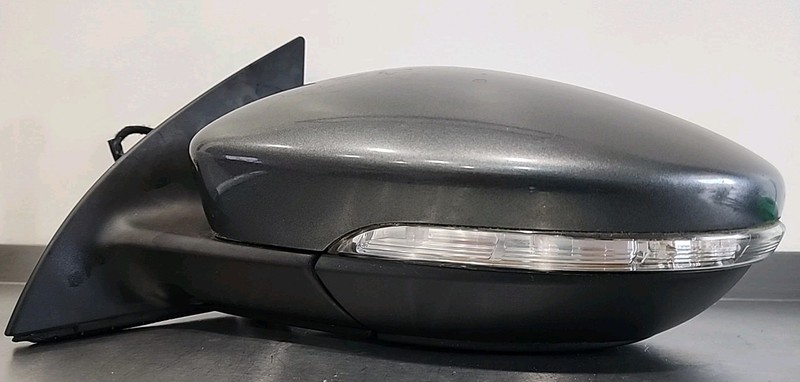 2010 - 2016 Volkswagen EOSDriver Left Power Mirror LED Turn Signal 1Q0857933