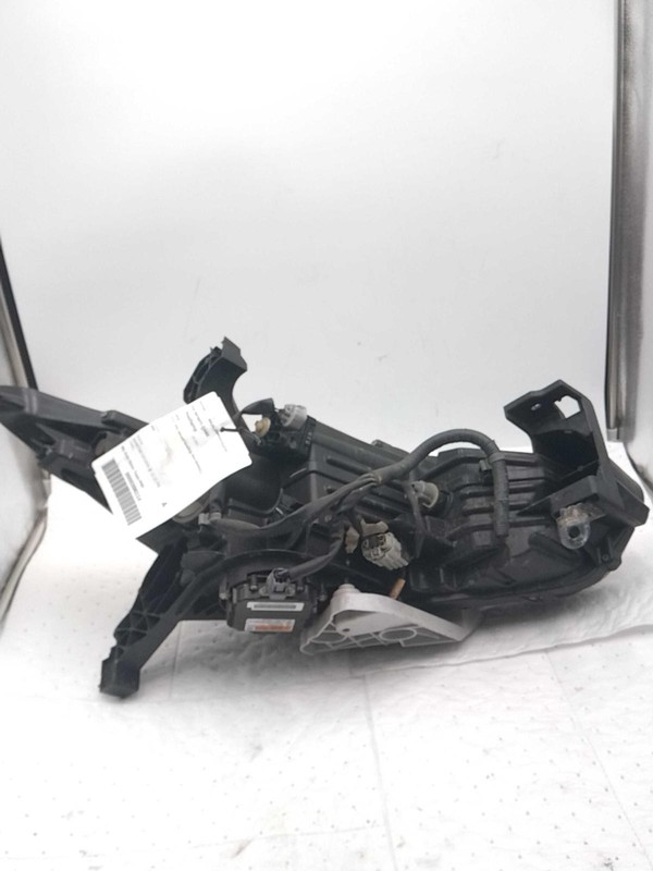Used Left Headlight Assembly fits: 2016 Infiniti QX60 xenon HID w/o self levelin