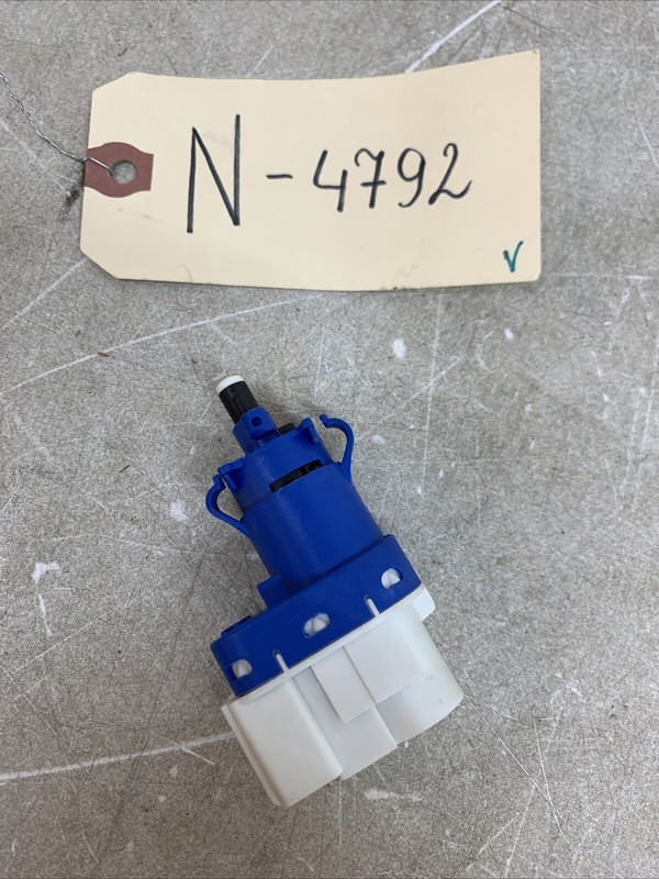 ⚡️2021-2023 Tesla Model X Brake Light Stop Switch 4792 B143