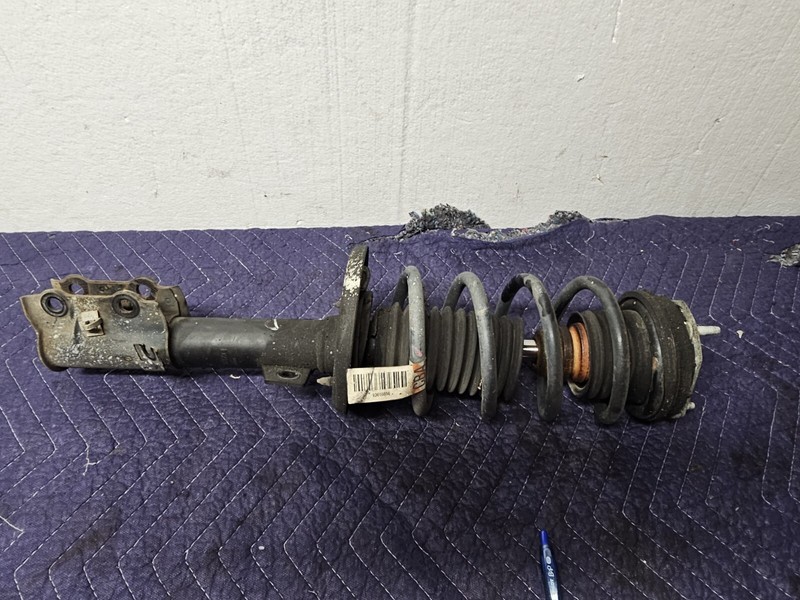 2014-2019 FORD FIESTA LH Driver Left Strut Without Turbo D2BZ18124A
