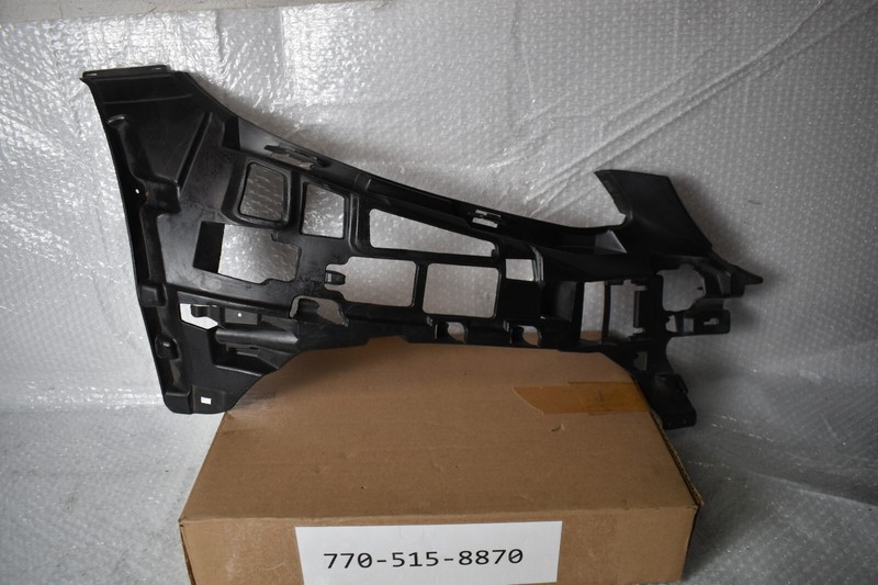 MERCEDES BENZ C63 AMG BASE RIGHT SIDE BASIC CARRIER OEM A205 885 0665