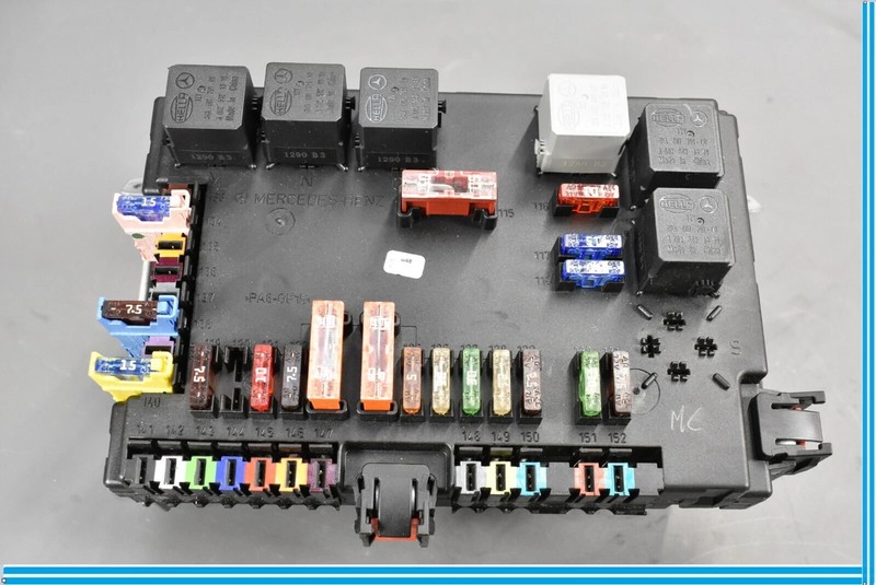 10-13 Mercedes W221 S400 S550 S65 AMG Rear Sam Fuse Box Relay Module Control OEM