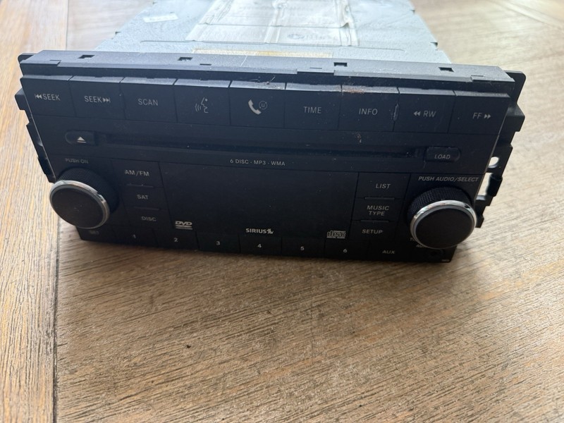 2009 dodge journey AM FM CD DVD Satellite Radio Receiver opt REQ OEM