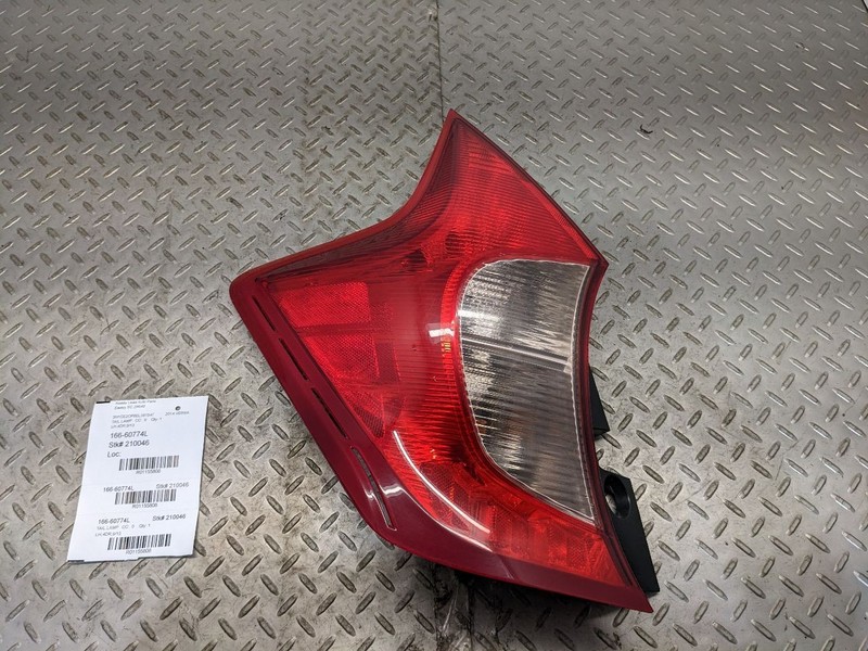 Driver Tail Light Quarter Panel Mounted Hatchback Note Fits 14-19 VERSA 1155808