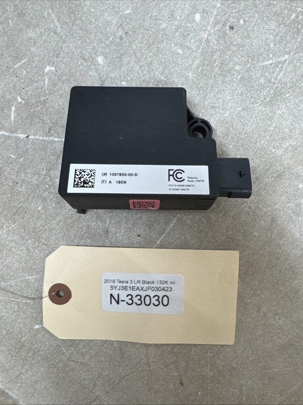 17-23 TESLA MODEL 3 REAR BUMPER BODY CONTROL MODULE BLUETOOTH 33030 B123