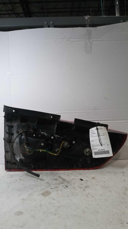 2013 KIA SOUL Right Tail Light Assembly RED Incandescent 340989 27K Miles Used