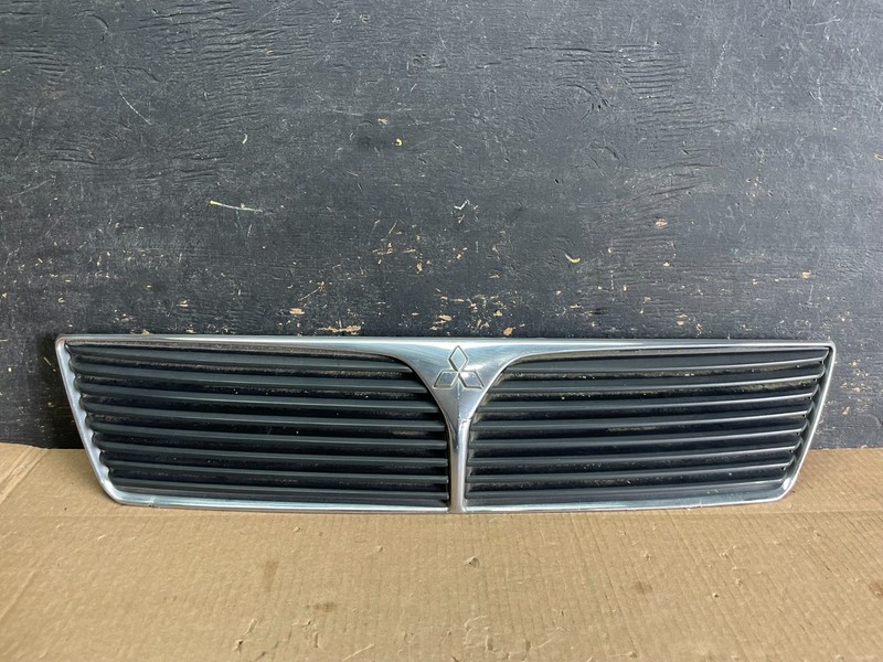 2002 2003 Mitsubishi Lancer Front Upper Radiator Grille Grill OEM AB3084 DG