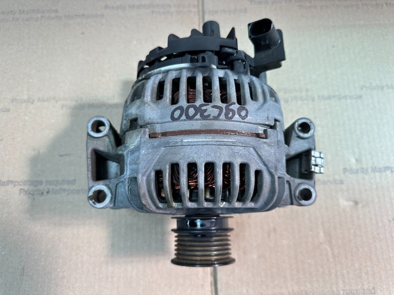 05-11 Mercedes Benz GENERATOR ALTERNATOR OEM A2721540002