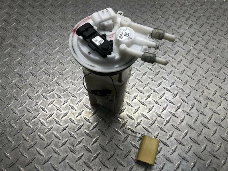 2001-2003 GMC YUKON FUEL GAS PUMP ASSEMBLY NONE FLEX OEM 19121628