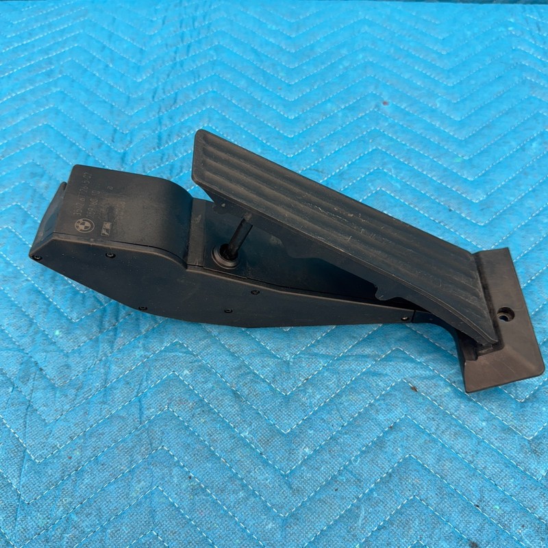 2006–2011 BMW 325i E90 Accelerator Pedal OEM 35426772645