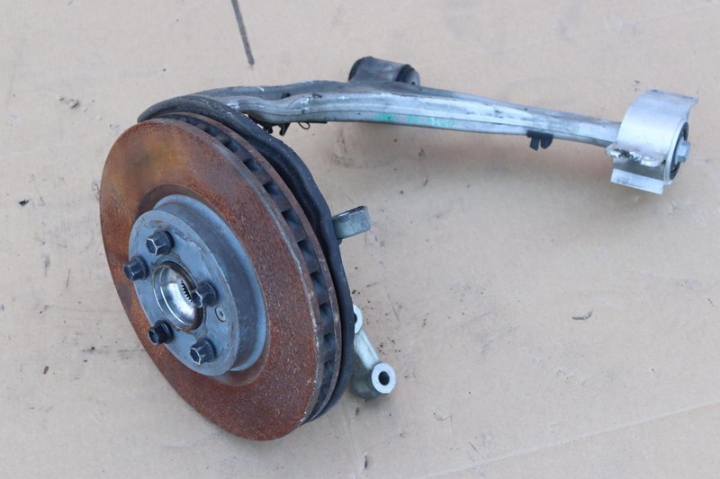 2015-2020 MERCEDES GLA250 X156 FRONT RIGHT SPINDLE KNUCKLE WHEEL HUB OEM