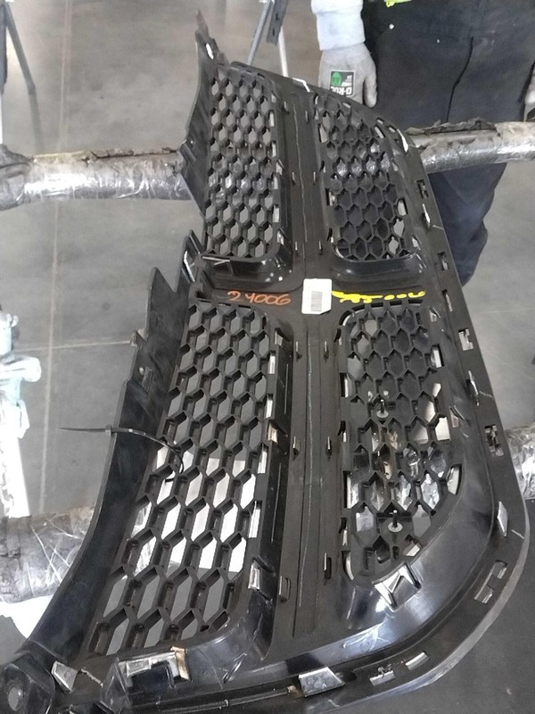 2012 Dodge Caravan Grille OEM White Upper 68088969AC 4DR VAN WHT 153K Miles