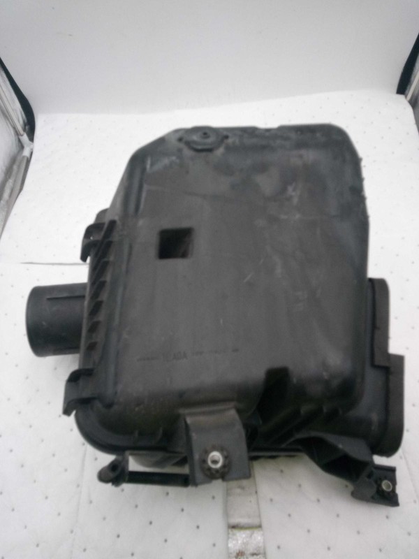 2015 INFINITI QX80 Air Cleaner Assembly OEM 165001LA0B 99k Miles White