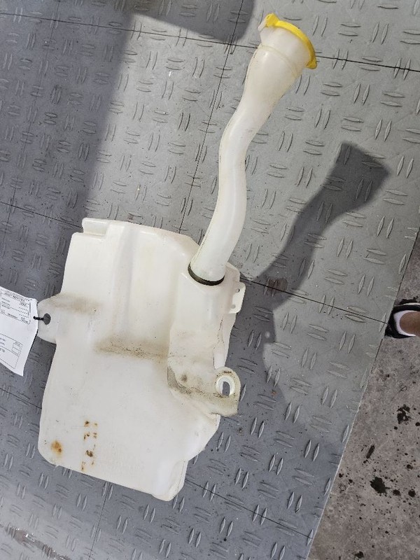 Wash Reservoir Fits 13-18 C-MAX 3557498