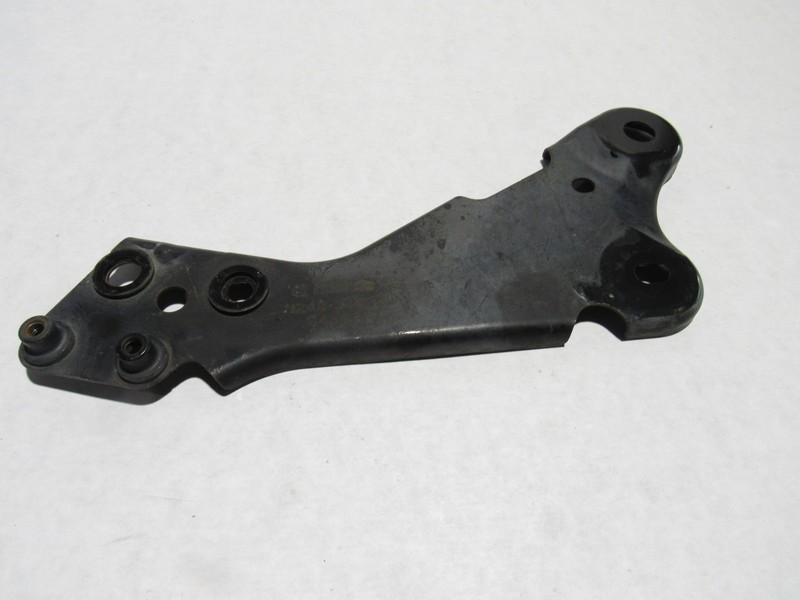 Mazda MX-5 Miata 2019 Front Right Passenger Lower Sub Frame Bracket 15-25 |