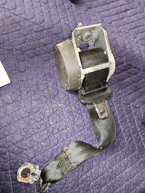 12-18 Ford Focus Rear Seatbelt Left Or Right Belt OEM