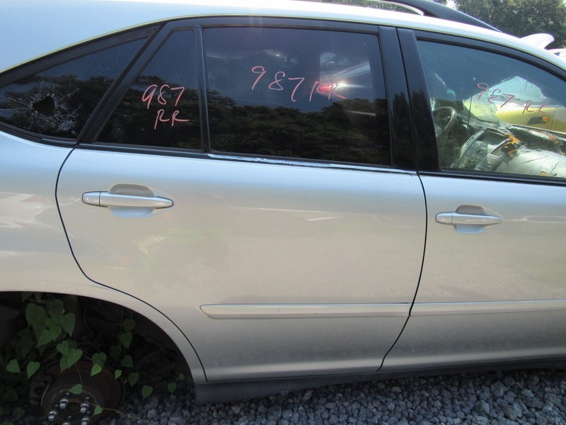 04-06 LEXUS RX330/07-09 RX350/06-09 RX400H RIGHT PASSENGER REAR DOOR SILVER 1C0