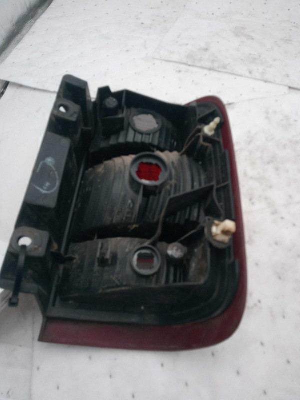 2002 Nissan Pathfinder Right Tail Light Assembly Silver OEM 402947 Used