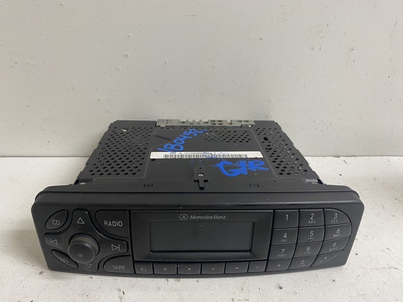 2001-2004 Mercedes C240 Radio Stereo NON-NAV A 203 820 1086