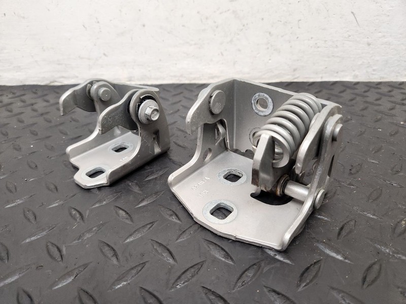 07-14 Chevrolet Tahoe Rear Left Driver Door Hinges Pair OEM 20876300