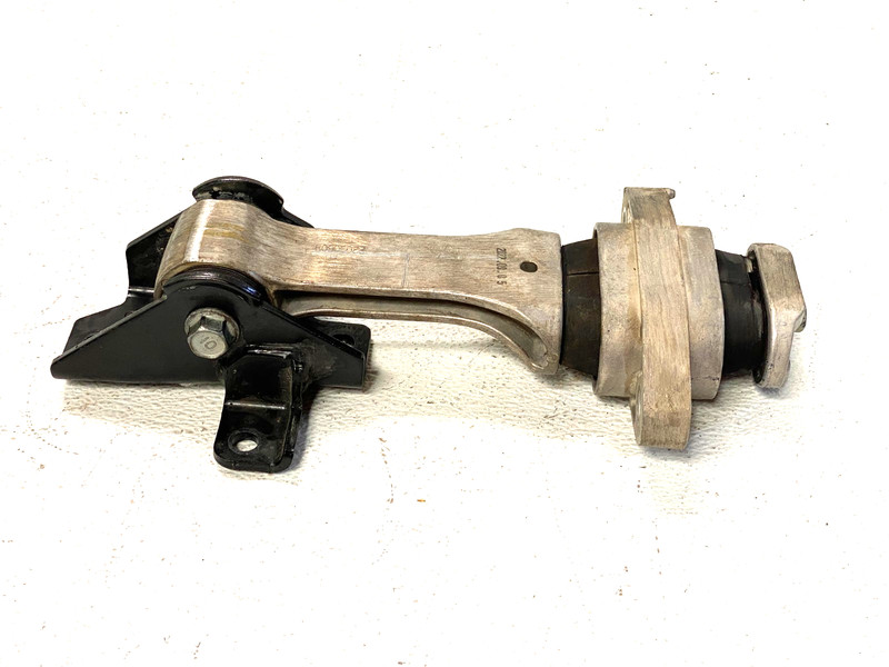 22 23 24 HYUNDAI TUCSON ENGINE TORQUE STRUT MOUNT ANCHOR OEM #A0.17