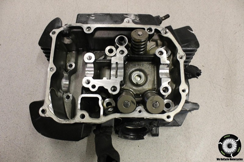 2005 Honda VTX1800F2 ENGINE TOP END CYLINDER HEAD VALVES SPRINGS VTX 1800 F2