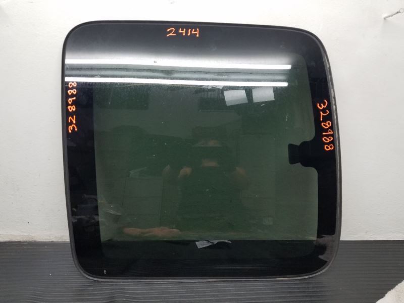 99-07 Chevy Silverado Extended Cab Driver Side LEFT REAR Door Glass OEM 88939711