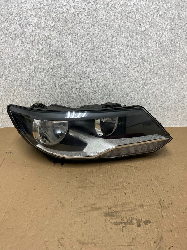2012 to 2018 Volkswagen Tiguan Right Passenger RH Halogen Headlight AD7798 DW