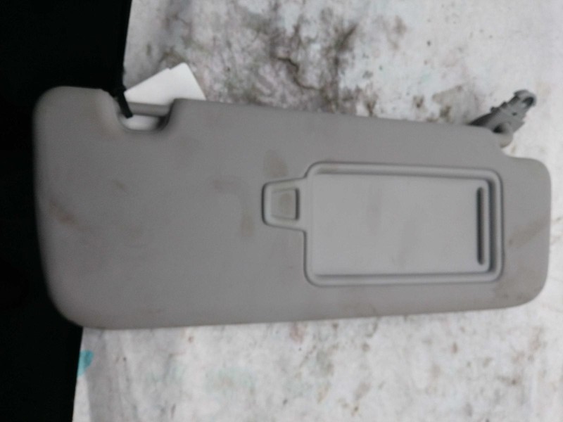 Used Right Sun Visor fits: 2018 Hyundai Elantra Hatchback GT extension w/o sunro