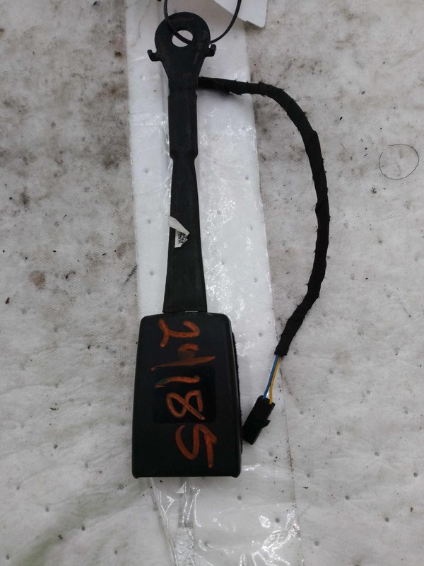 2020 Volkswagen Jetta OEM Grey Driver Seat Belt Buckle 71K Miles