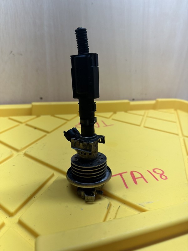 2011-2018 VOLKSWAGEN TOUAREG 3.0L TDI DIESEL EMISSION FLUID INJECTION VALVE OEM