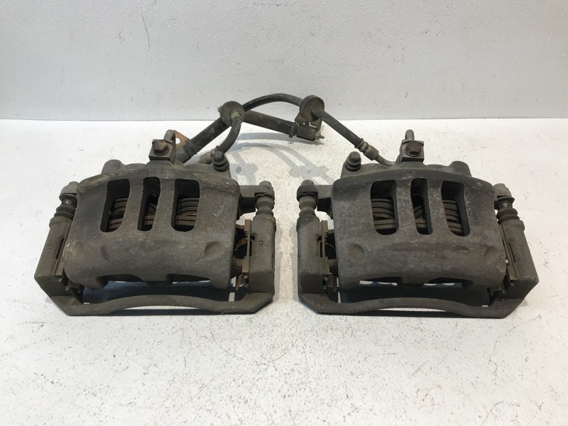 2003-2005 Mercury Grand Marquis Pair Front Left Right Brake Calipers 95,919K