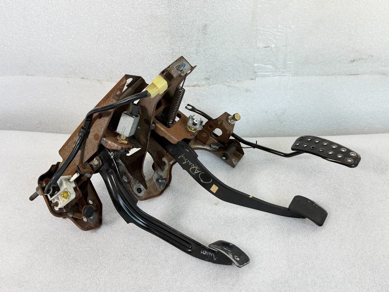 90-05 Mazda MX-5 Miata OEM Clutch Brake Gas Pedal Assembly NA NB 1990-2005 Set