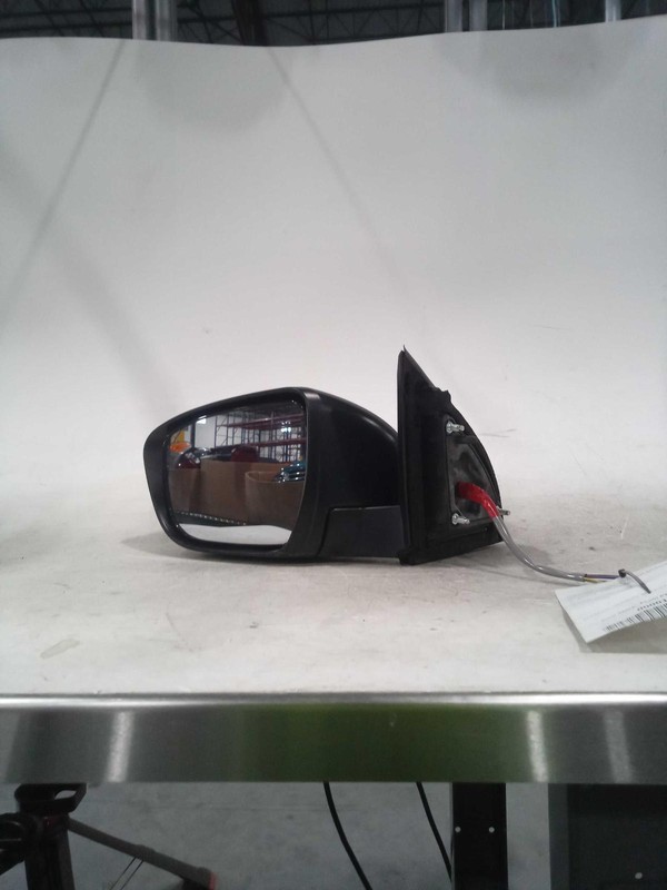 Used Left Door Mirror fits: 2020 Nissan Rogue sport power w/o surround view w/tu