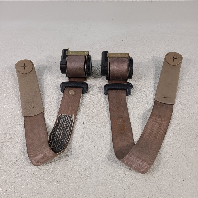 93-96 Camaro Z28 Front Seat Belt Retractors Set Lh Rh Aa7335