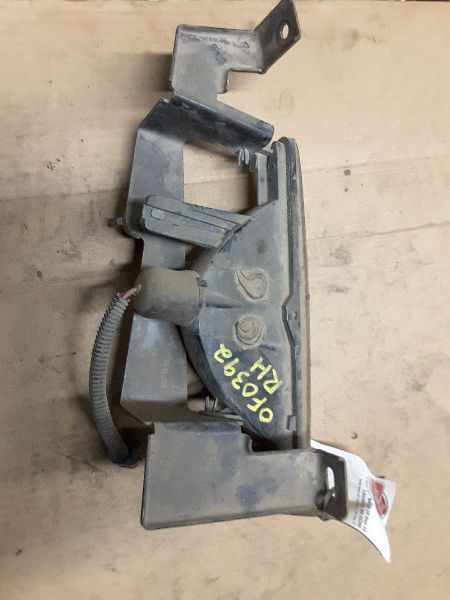 96 97 98 99 EIGHTY EIGHT L. CORNER/PARK LIGHT FOG/DRIVING BUMPER MOUNTED 63588