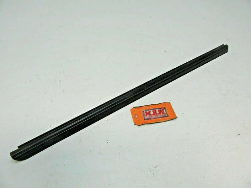MOLDING DOOR PANEL GLASS WINDOW SEAL STRIP RUBBER RIGHT FRONT for ESCAPE MARINER