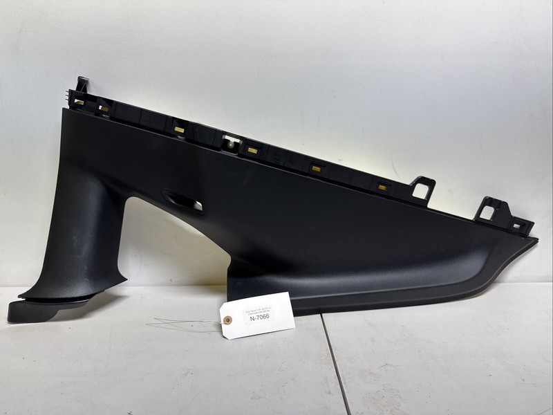 20-23 TESLA MODEL Y MY REAR LEFT SIDE C-PILLAR UPPER TRIM PANEL LEFT N-7066 M6