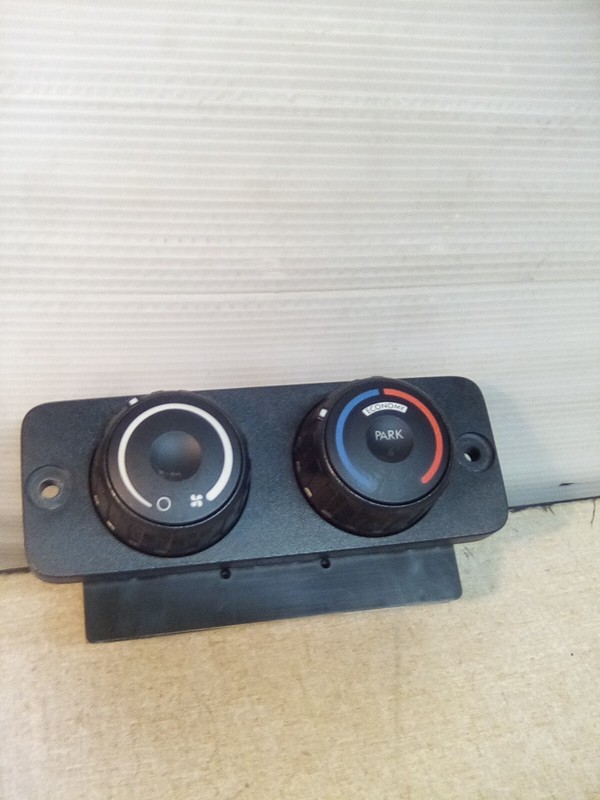 Freightliner A22-73673-002 HVAC Control