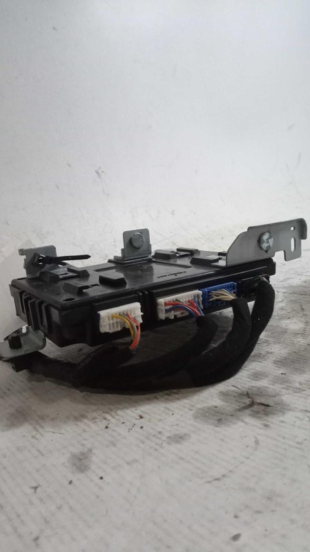 2019 Hyundai KONA Body Control Module OEM 95400J9GJ0 101k Miles Grey