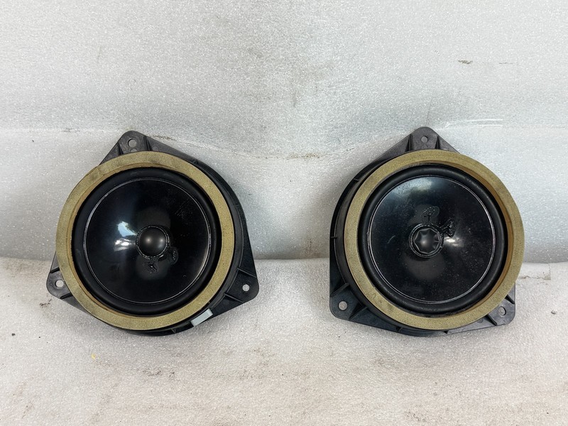 Lexus LS430 2004-2006 Pioneer Speakers Rear Door Left and Right 86160-50180 Oem