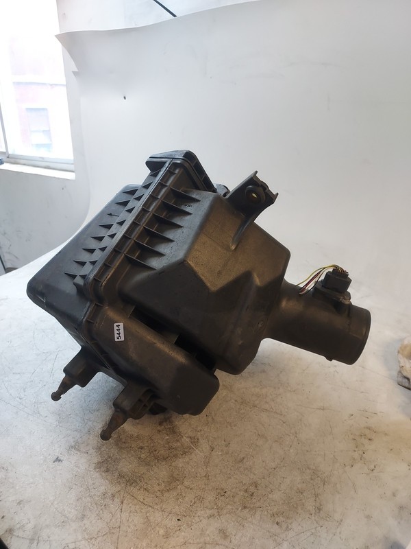 03-06 INFINITI G35 SEDAN 03-07 Coupe OEM AIR INTAKE FILTER BOX OEM W/K&N & MAF