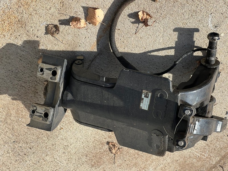 Johnson Evinrude Suzuki 60hp 70hp 1998-2006 Outboard Swivel Bracket 5030854