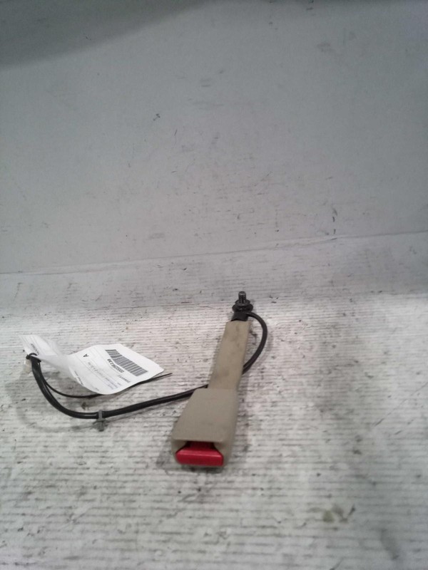 2012 Nissan Versa OEM White Seat Belt 4DR, Used, 70000 Miles, Warranty