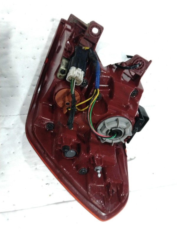 2016 KIA Sedona Left Tail Light Assembly Blue OEM 45896 - Used, 116K Miles