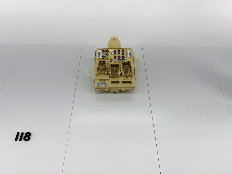 14-15 KIA SORENTO XM 2.4L L4 GAS ENGINE MOTOR BODY CONTROL FUSE BOX MODULE OEM