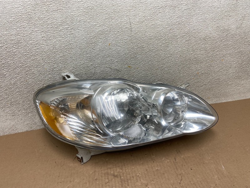 2005 to 2008 Toyota Corolla Right Passenger RH side Headlight AB5944 DW