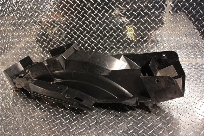 03 SUZUKI GSX 750 F KATANA REAR UNDER INNER MUD GUARD BATTERY TRAY COVER GSX750